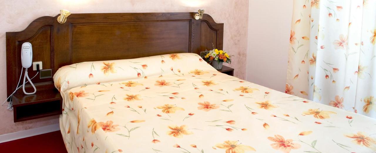 Hotel Les Peyrieres Olemps Dış mekan fotoğraf
